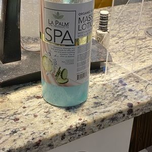 Meet your Posher, Keri